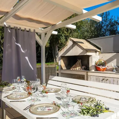 Beautiful Vista Mare With Pool In Villa Vizinada