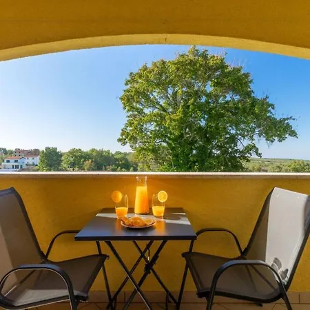 Beautiful Vista Mare With Pool In Villa