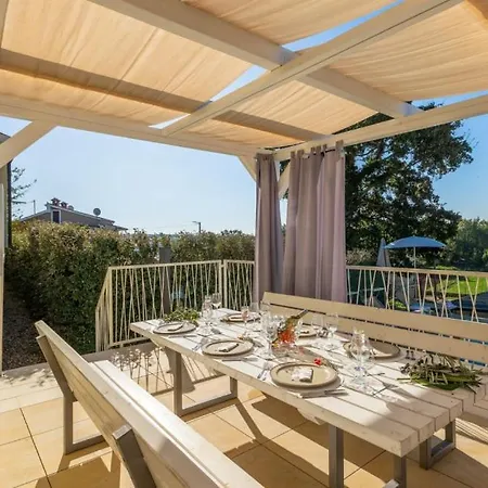 Beautiful Vista Mare With Pool In Villa