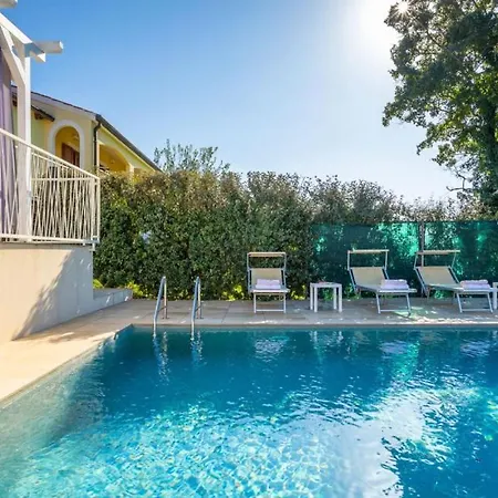 Villa Beautiful Vista Mare With Pool In *