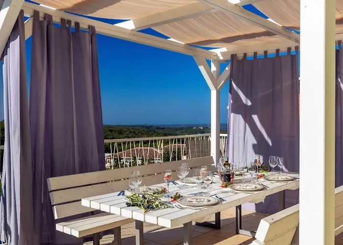 Villa Beautiful Vista Mare With Pool In